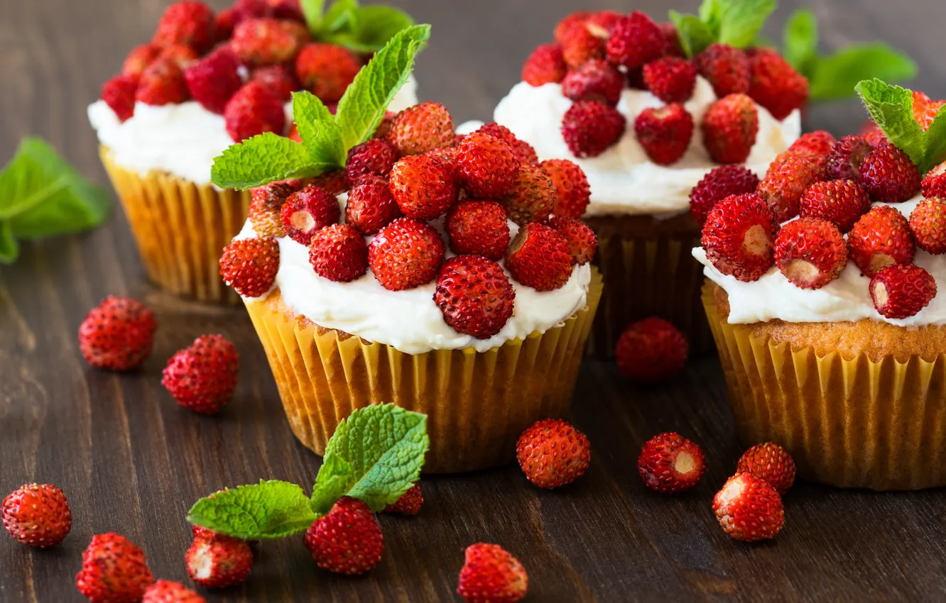 Фото обои ягоды, земляника, пирожное, десерт, сладкое, sweet, cupcake, кекс