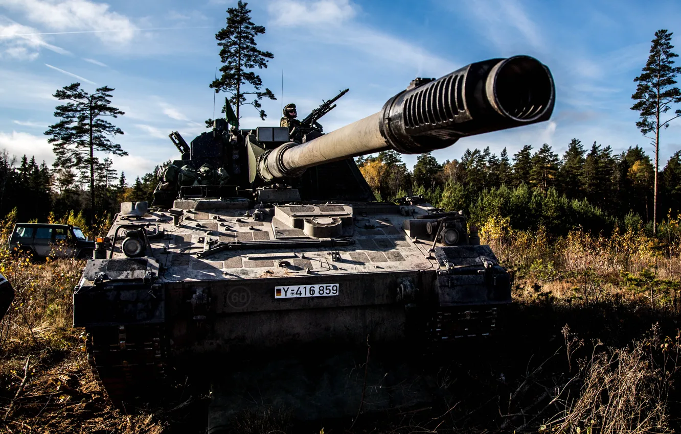 Фото обои дуло, полигон, установка, самоходная, артиллерийская, Panzerhaubitze 2000, немецкая