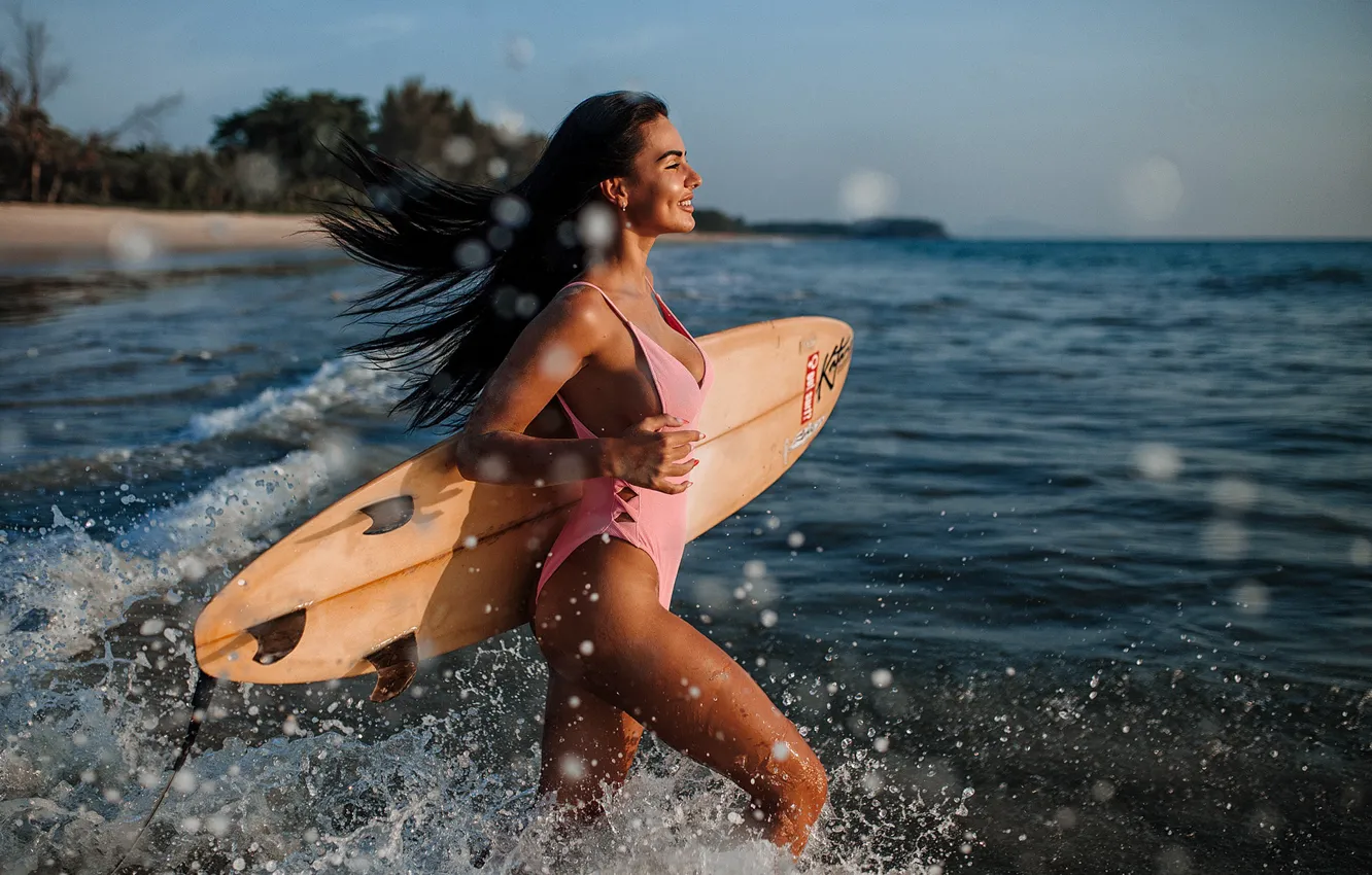 Фото обои купальник, девушка, поза, настроение, океан, фигура, доска, сёрфинг