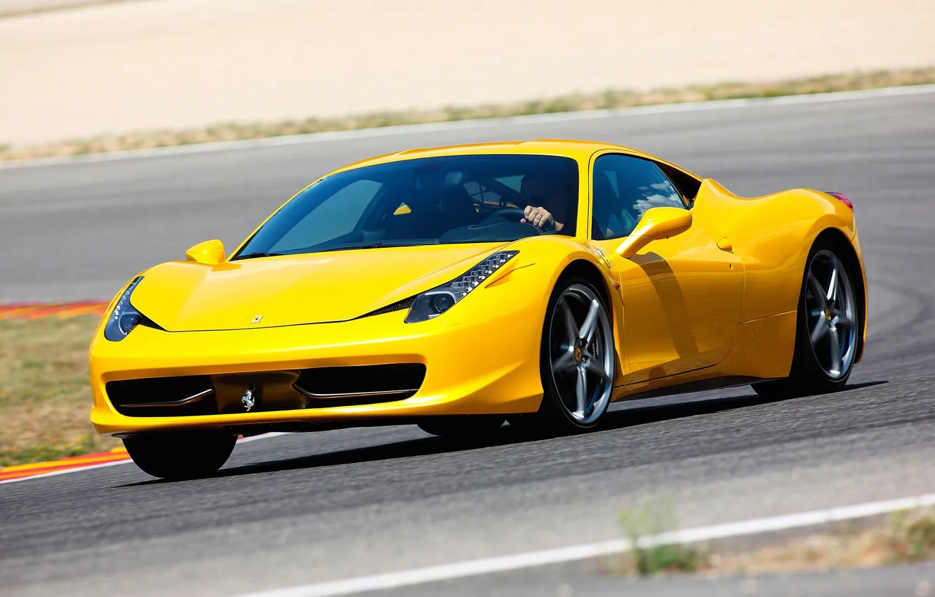Фото обои фон, красотка, автомобиль, трек, роскошь, Ferrari 458 Italia