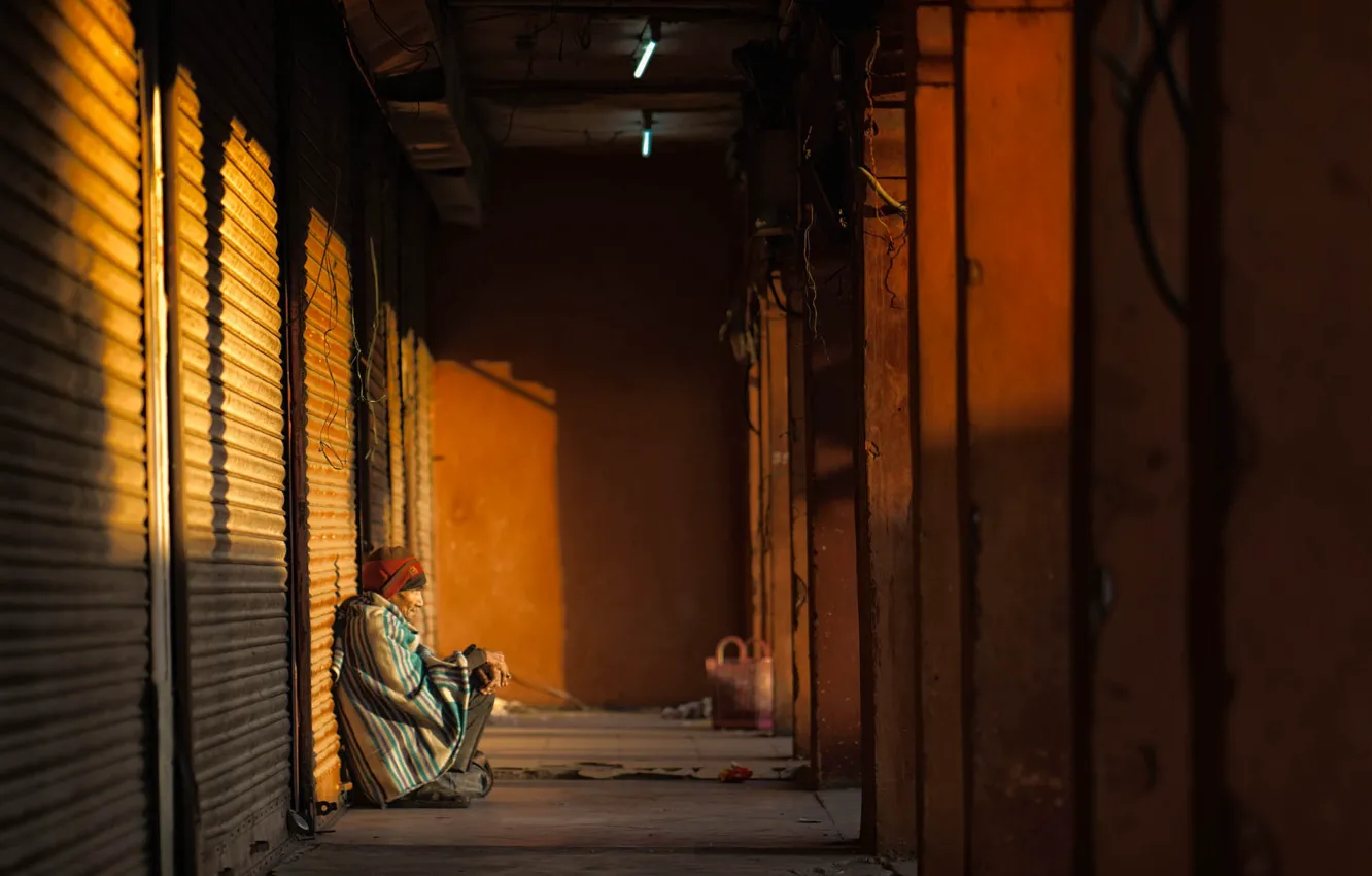 Фото обои loneliness, poverty, elderly