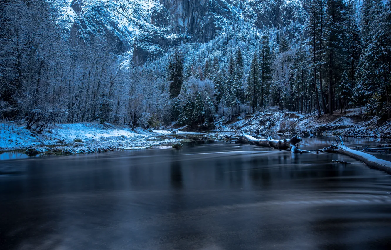Фото обои зима, снег, деревья, река, скалы, Калифорния, США, Йосемити