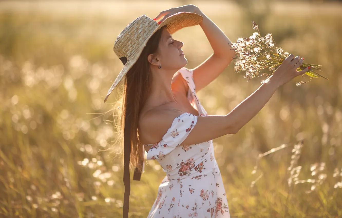 Фото обои лето, девушка, цветы, поза, настроение, шляпа, руки, платье