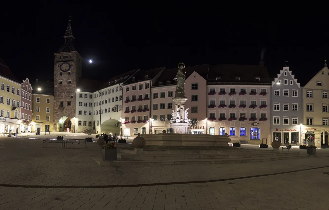 Фото обои ночь, огни, башня, дома, Германия, Бавария, площадь, панорама