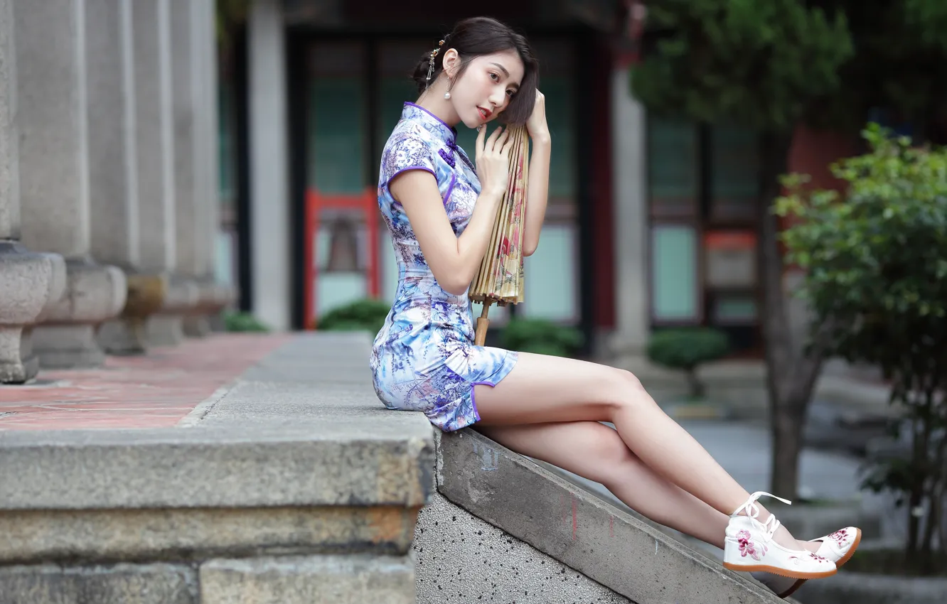 Фото обои платье, ножки, азиатка