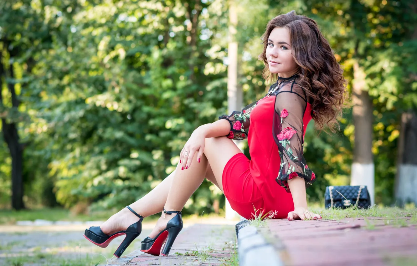 Фото обои девушка, милая, модель, Обои, Сумочка, Туфли, шатенка, Каблуки