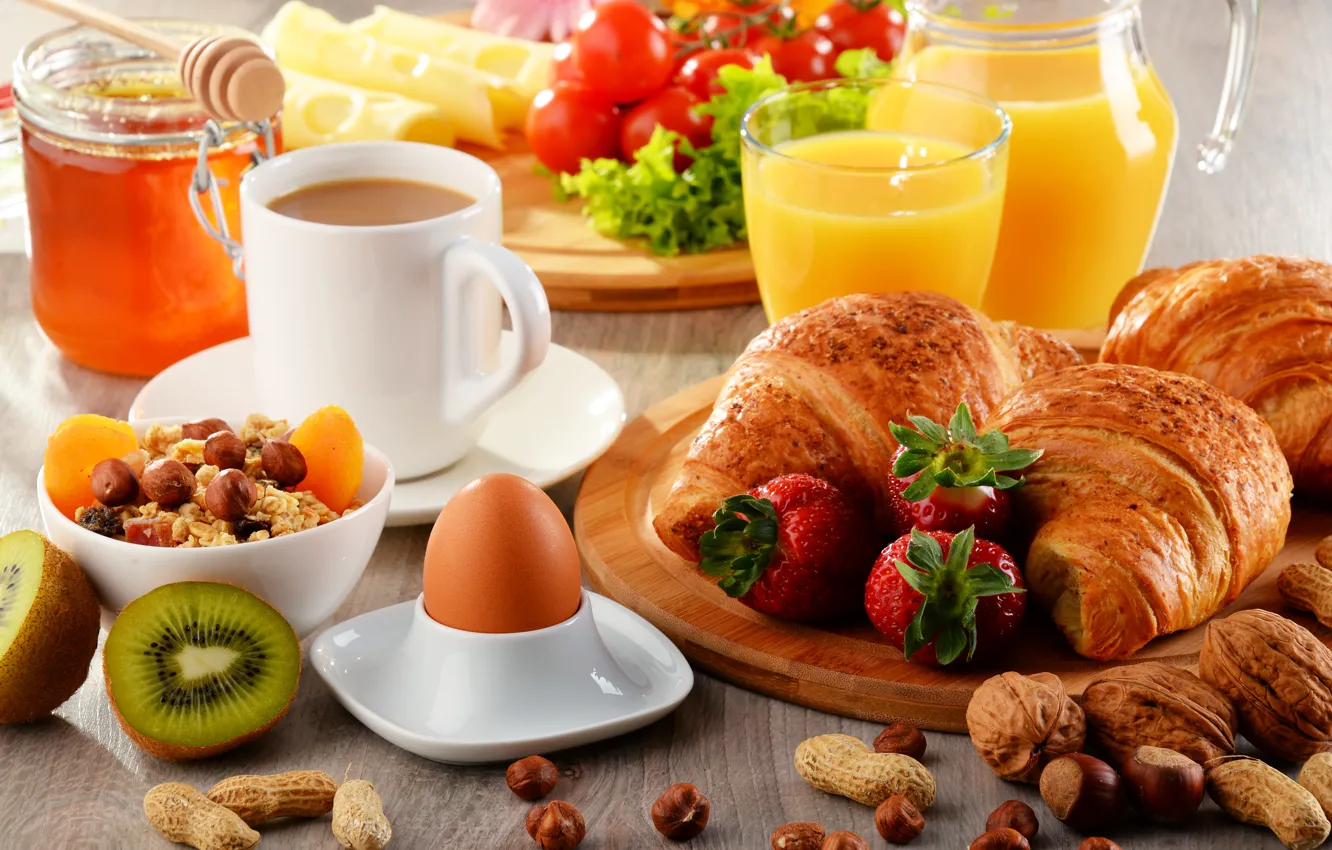 Фото обои ягоды, яйцо, кофе, клубника, вкусности, круассан, ассорти