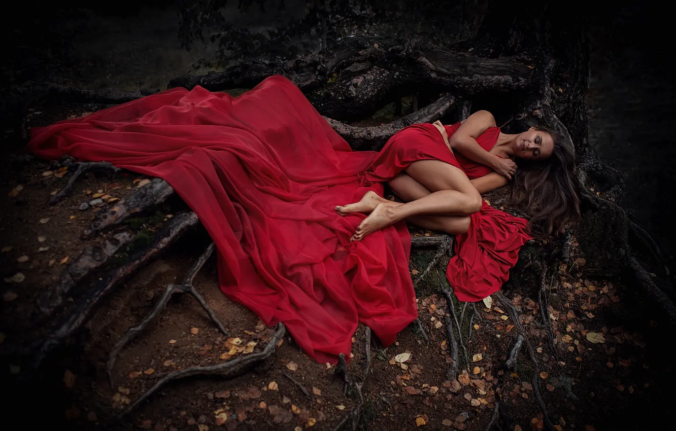 Фото обои осень, девушка, поза, настроение, ноги, сон, ситуация, красное платье