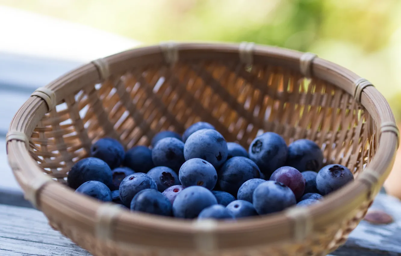 Фото обои ягоды, стол, корзинка, голубика, blueberries, Черника