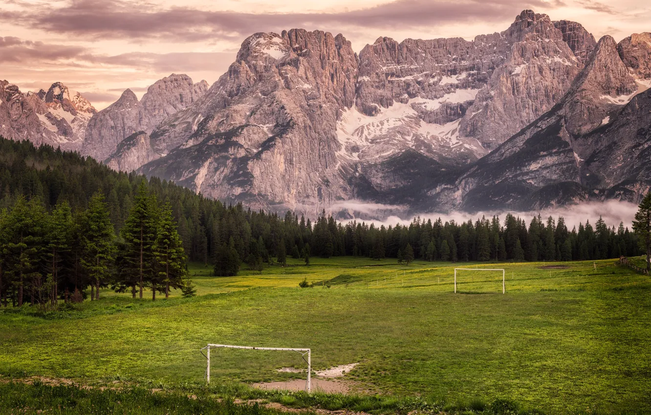 Фото обои поле, горы, футбол, ворота, стадион, Italia, Veneto, Misurina