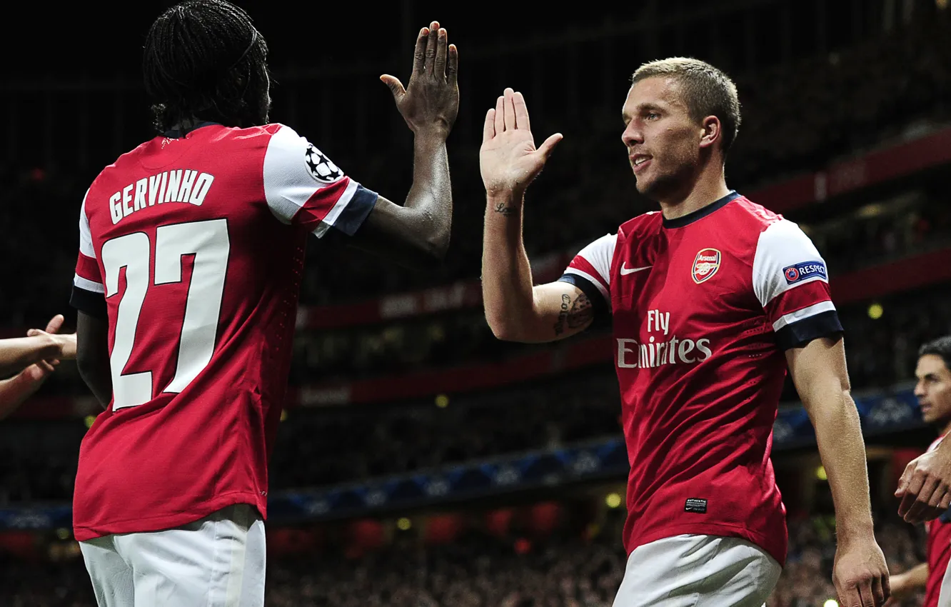 Фото обои футболист, football, Arsenal, Лукас Подольски, Lukas Podolski, UEFA Champions League, Жервиньо, Gervinho