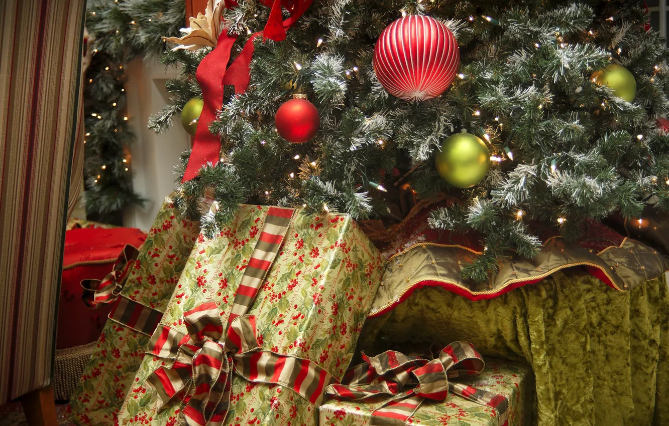 Фото обои игрушки, елка, подарки, Новый год