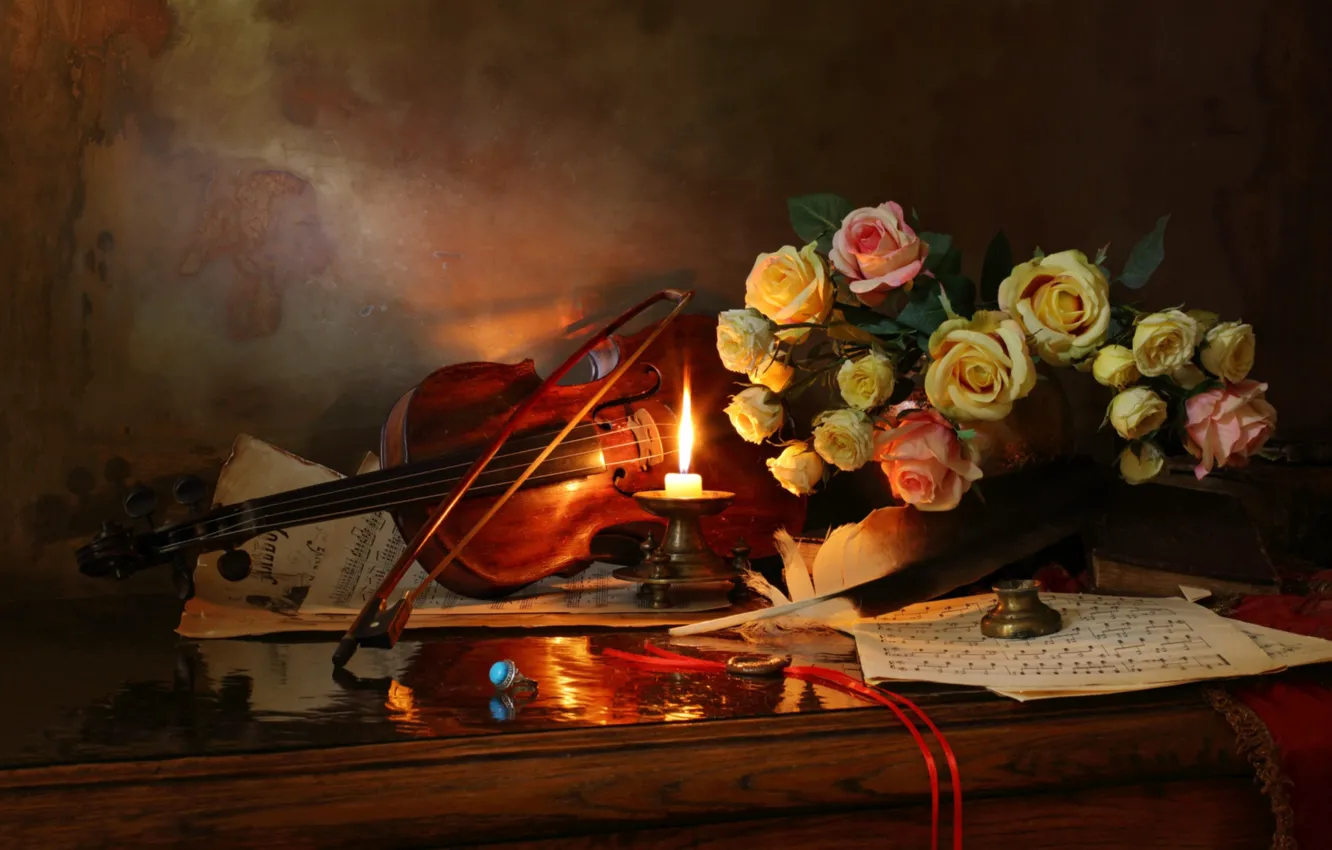 Фото обои ноты, перо, скрипка, розы, свеча, кольцо