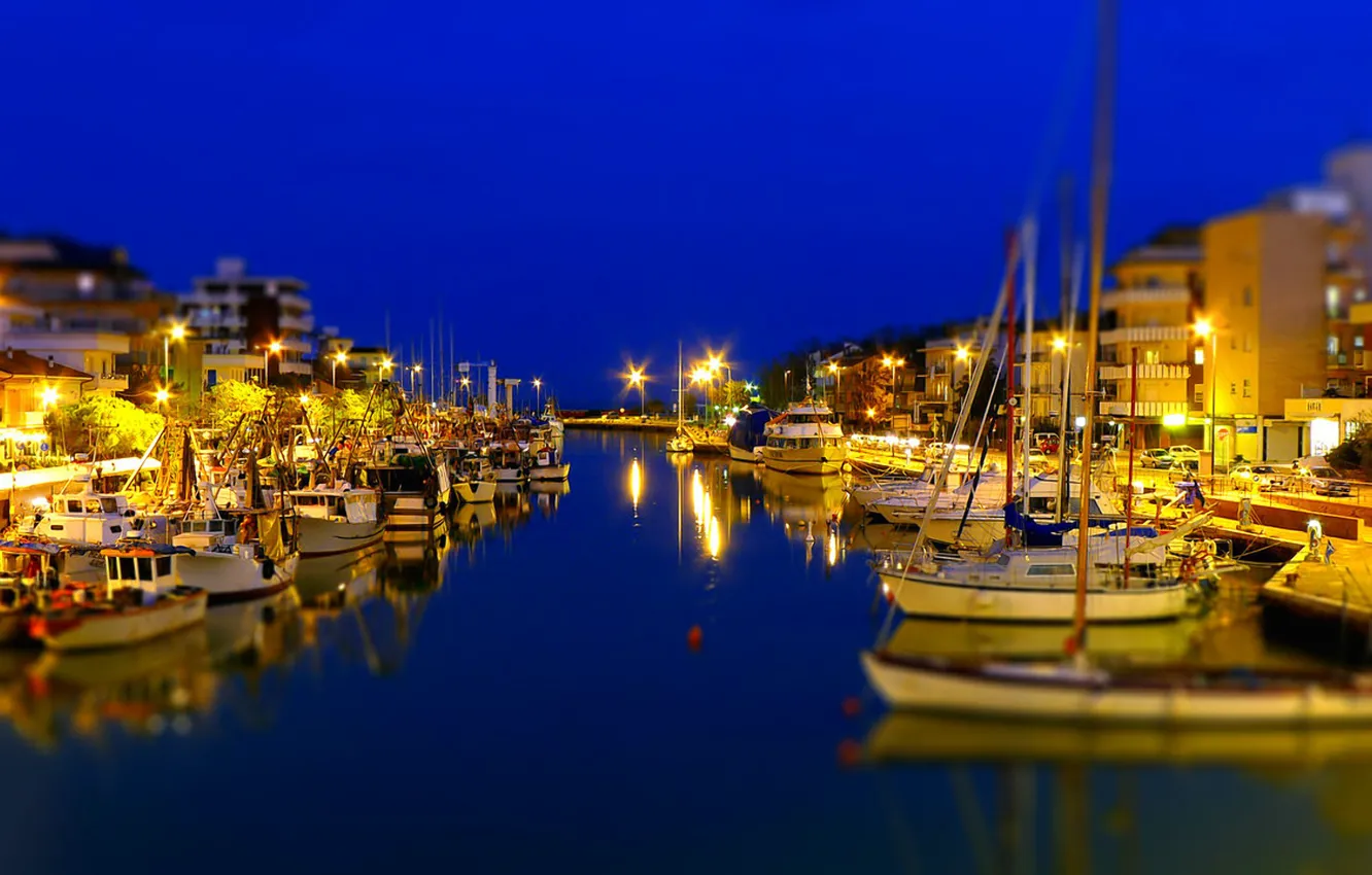 Фото обои ночь, город, лодки, освещение, канал, Португалия, Александр Шандов