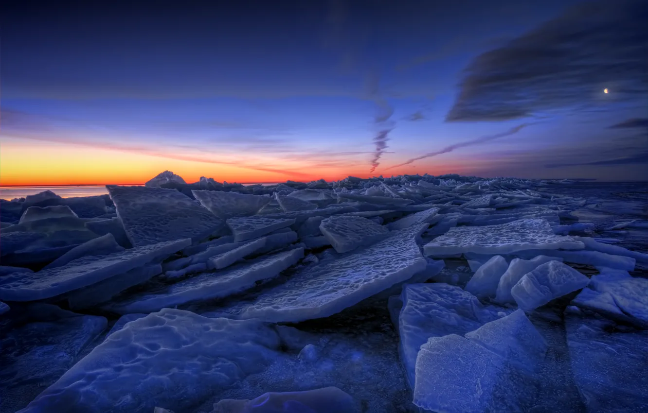 Фото обои лед, зима, небо, облака, закат, оранжевый, озеро, луна