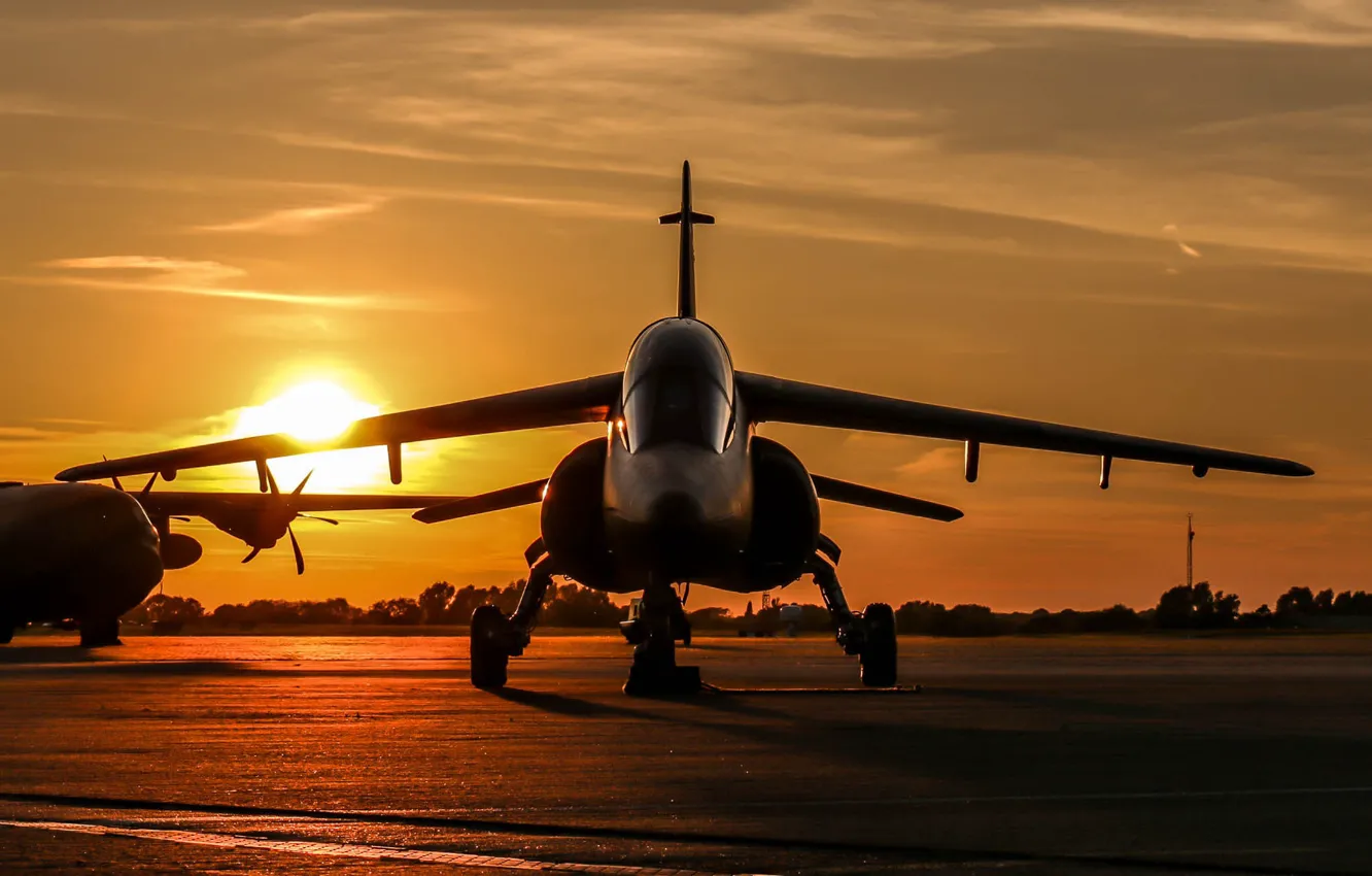 Фото обои рассвет, штурмовик, аэродром, реактивный, лёгкий, Alpha Jet