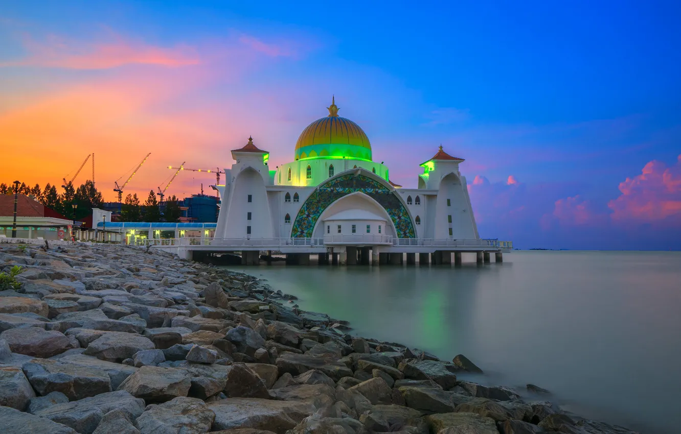 Фото обои ночь, огни, камни, берег, мечеть, Малайзия, остров Малакка