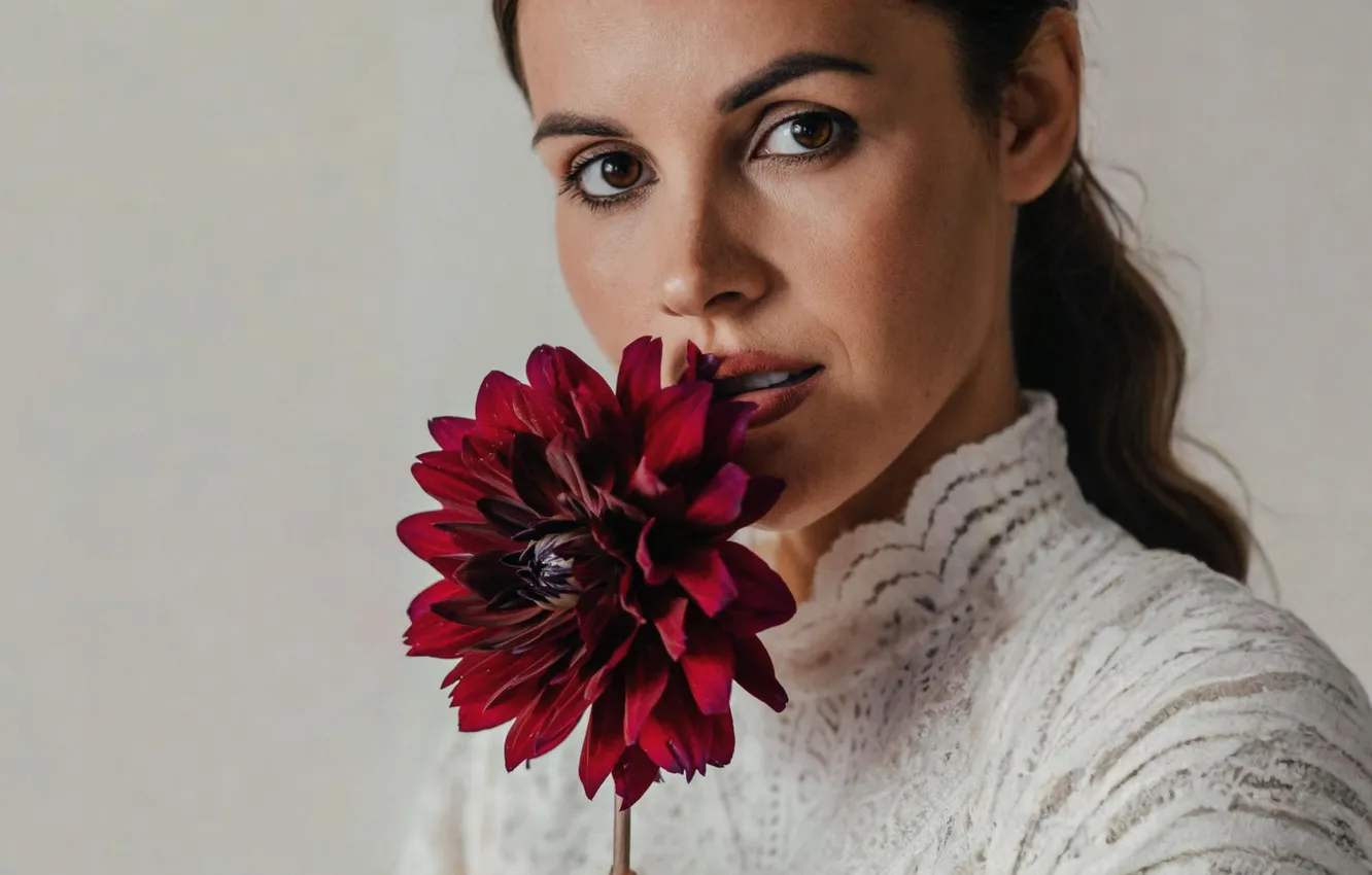 Фото обои Girl, wallpaper, flower, photography, woman, eyes, beauty, portrait