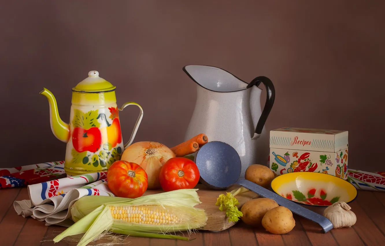 Фото обои кукуруза, лук, посуда, натюрморт, овощи, помидор, картофель