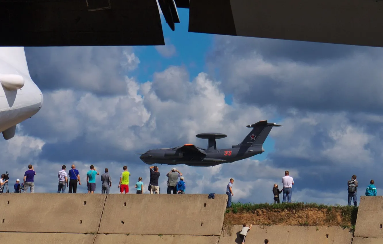 Фото обои красный, люди, техника, самолёт, военный, А-50, Ильюшин, дальнего