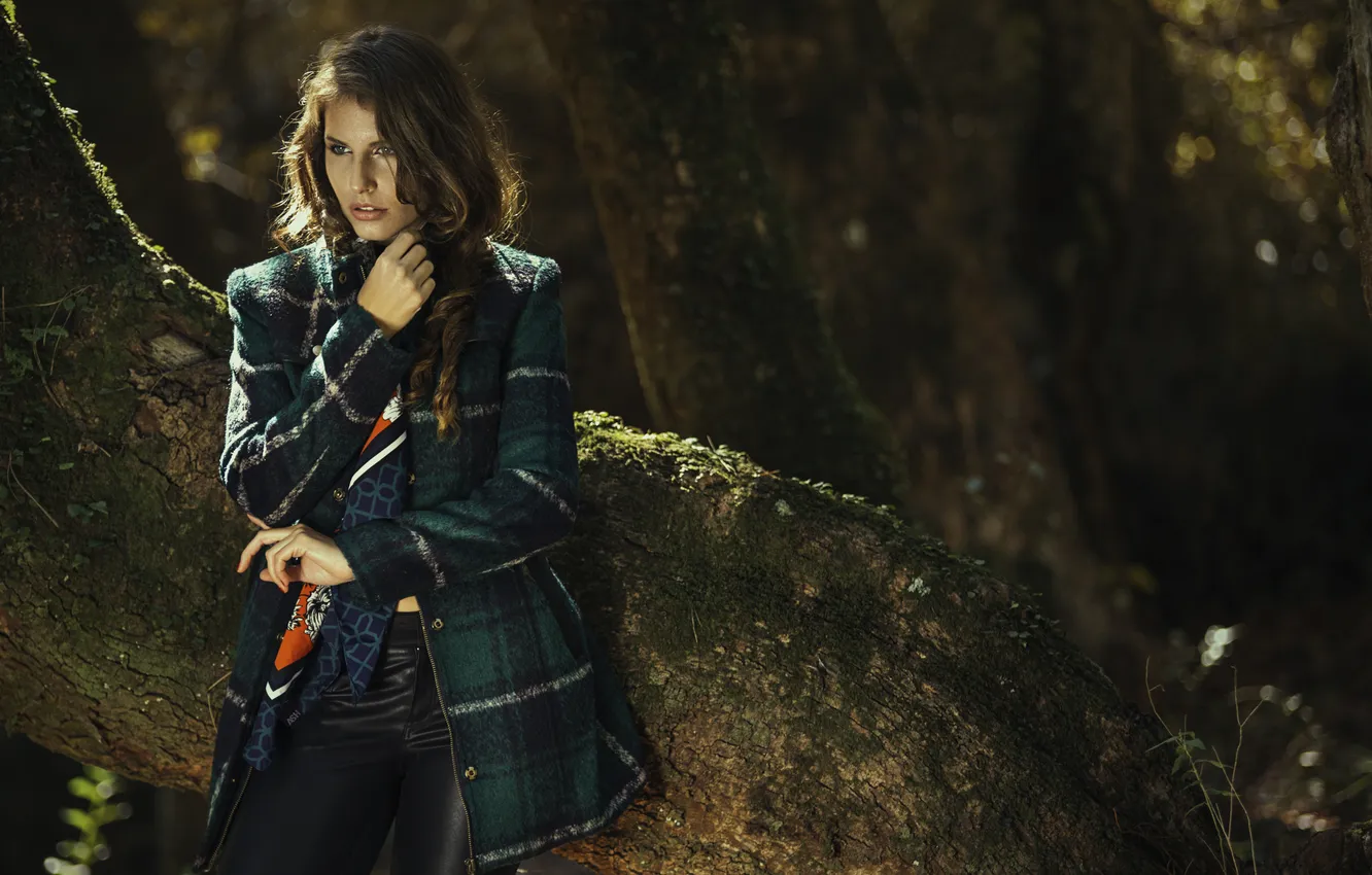 Фото обои forest, nature, woman, beautiful, model, sweet, coat, long-haired