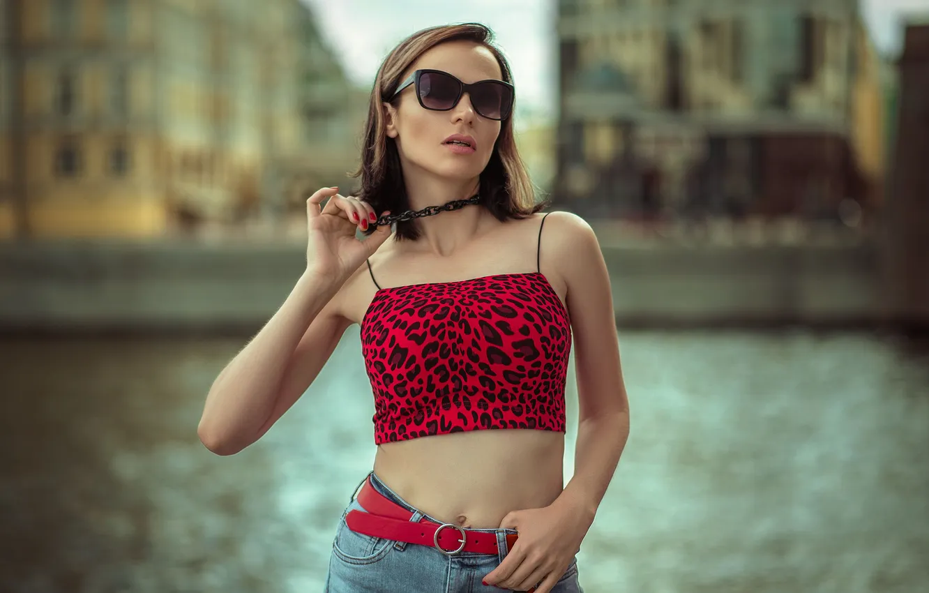 Фото обои девушка, милая, модель, Очки, Джинсы, Обои, Портрет, шатенка