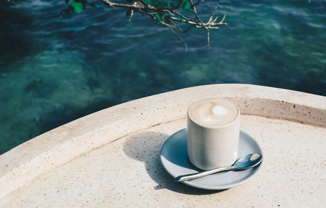 Фото обои настроение, кофе, чашка, блюдце, латтэ, у воды, Photo of Coffee Cup Near Body of Water