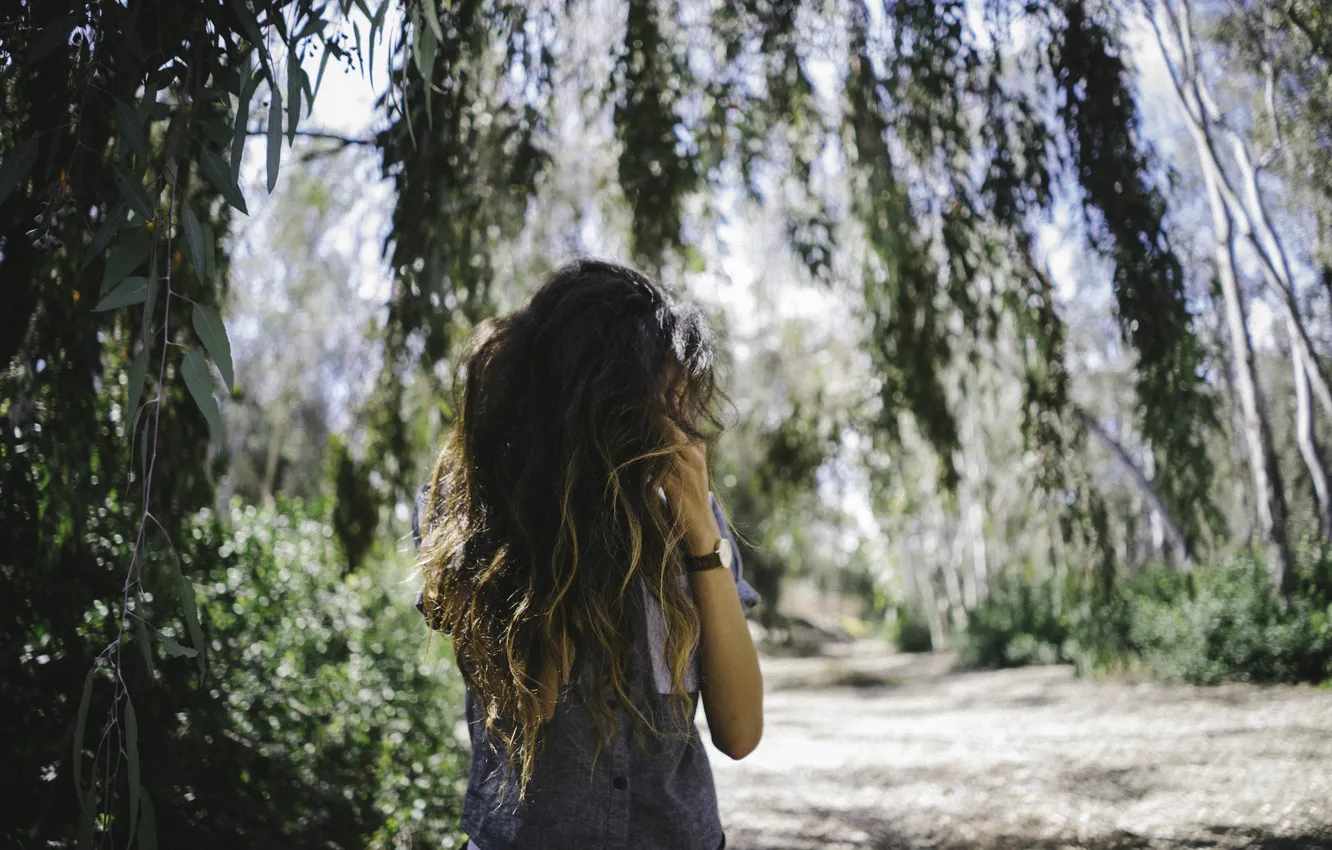 Фото обои лето, листья, девушка, волосы, часы