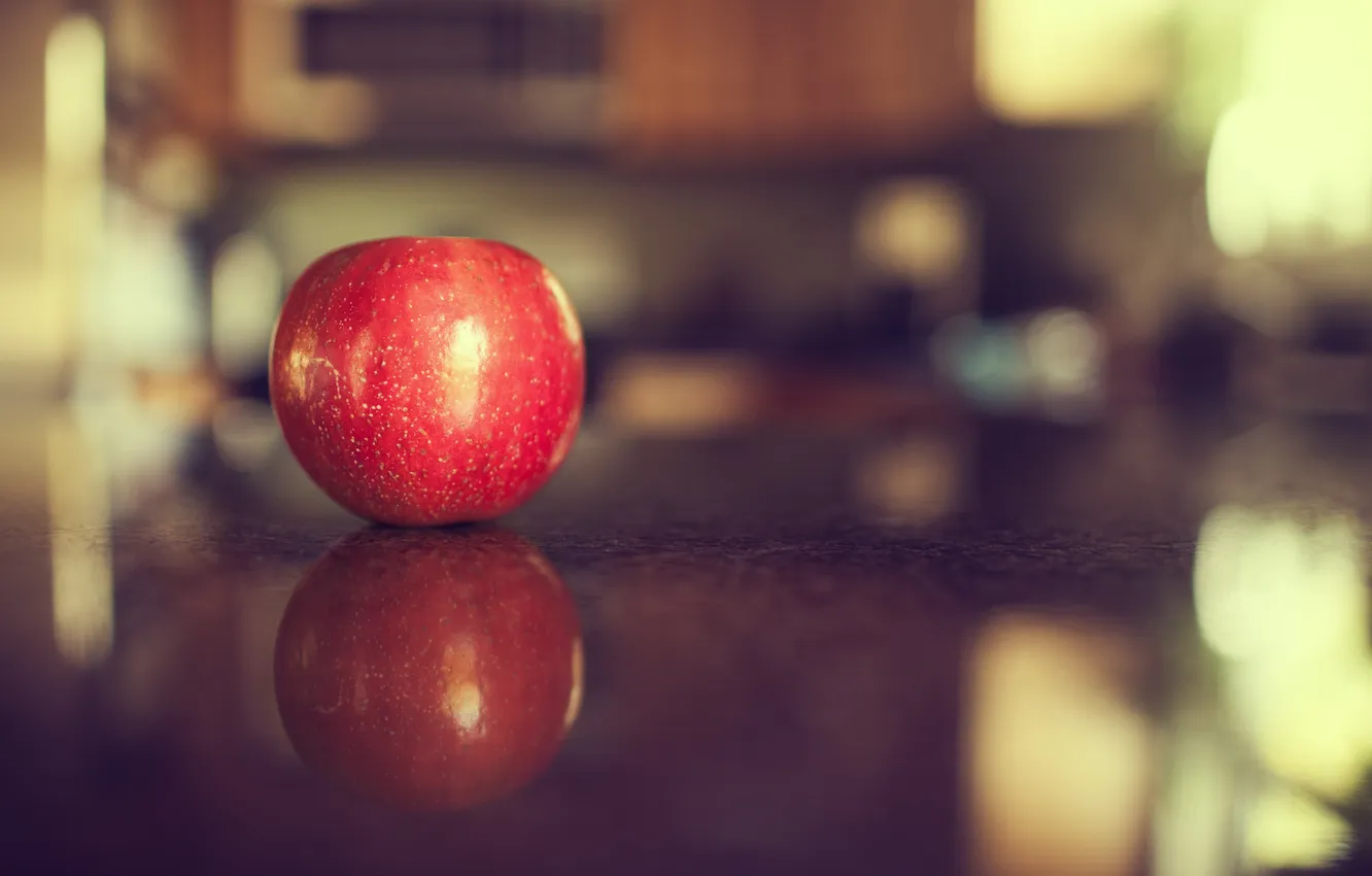 Фото обои отражение, яблоко, фрукт