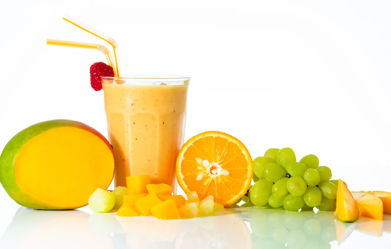 Фото обои стакан, ягоды, фон, апельсин, виноград, напиток, фрукты, манго