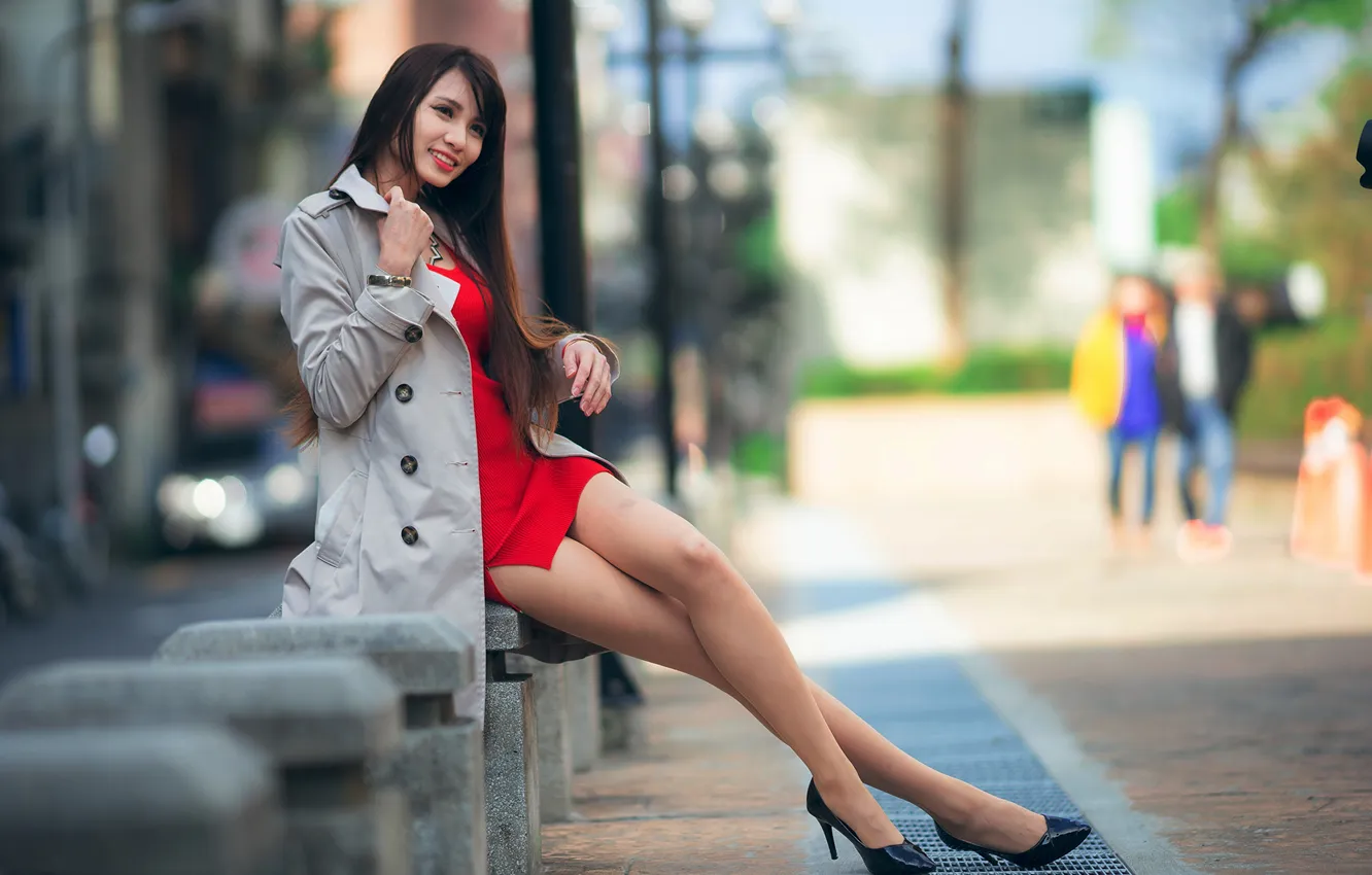 Фото обои улыбка, улица, туфли, азиатка, красное платье, милашка, asian, cutie