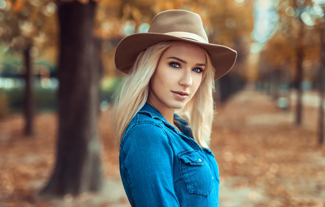 Фото обои girl, long hair, trees, hat, photo, photographer, blue eyes, model
