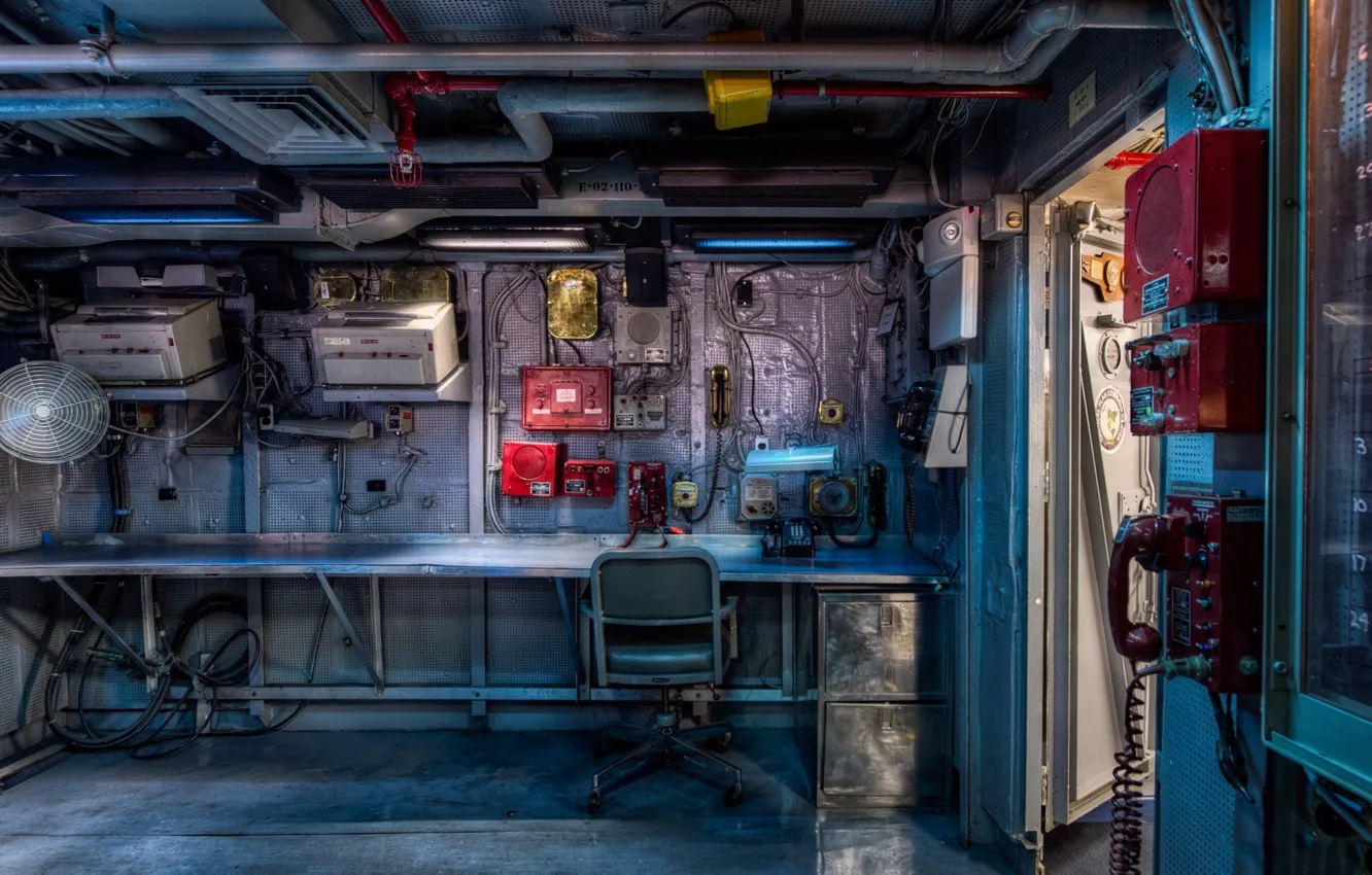 Фото обои metal, boat, office, door, printers