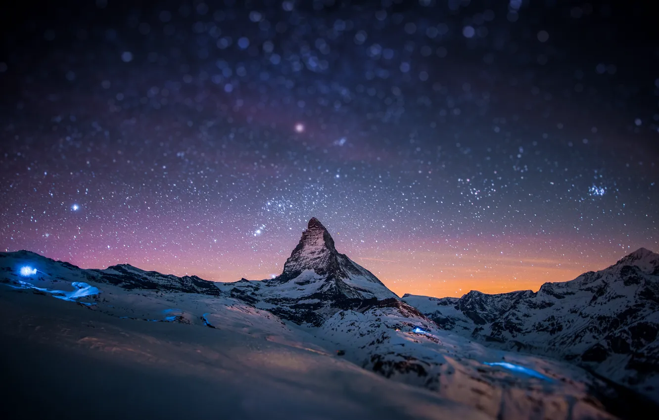 Фото обои звезды, снег, горы, ночь, скала, блики, скалы, гора