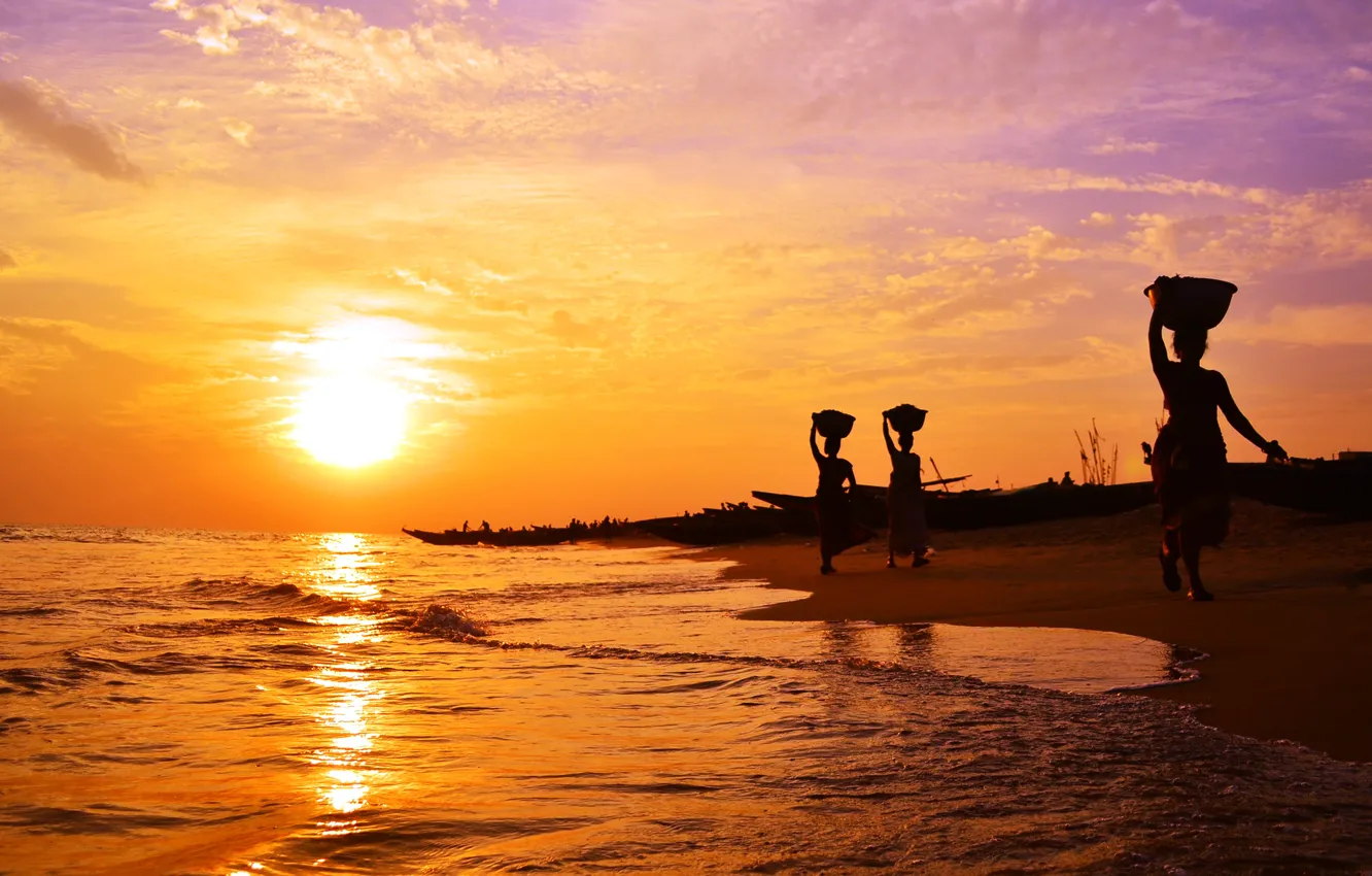 Фото обои море, женщины, солнце, вечер, Индия, прибой