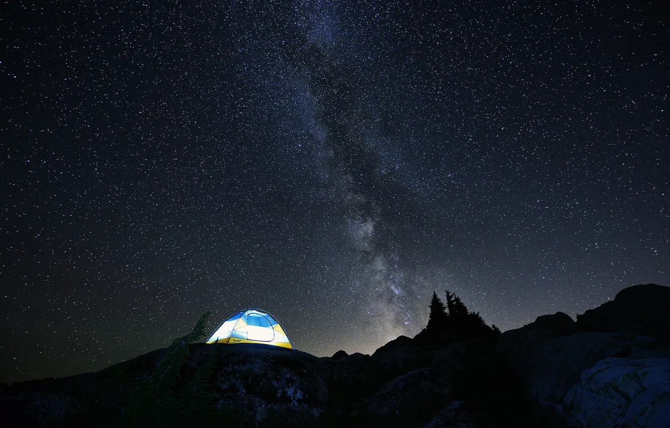 Фото обои небо, звезды, горы, ночь, палатка, млечный путь