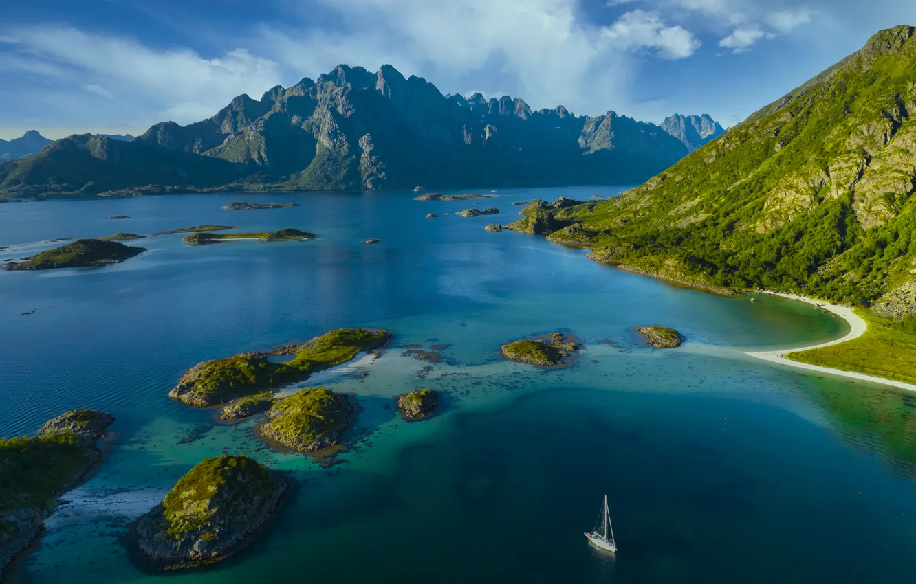 Фото обои небо, солнце, горы, скалы, яхта, залив, Norway, Lofoten