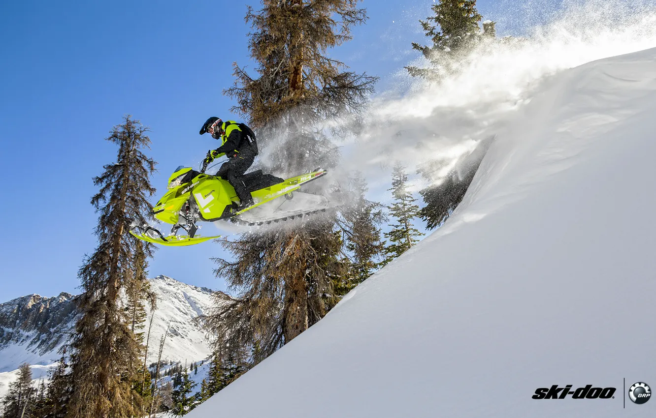 Фото обои лес, прыжок, гора, freeride, snowmobile, ski-doo, ski doo