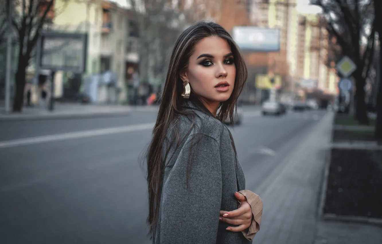 Фото обои взгляд, девушка, лицо, поза, улица, макияж, длинные волосы, Анастасия Мазай (Донская)