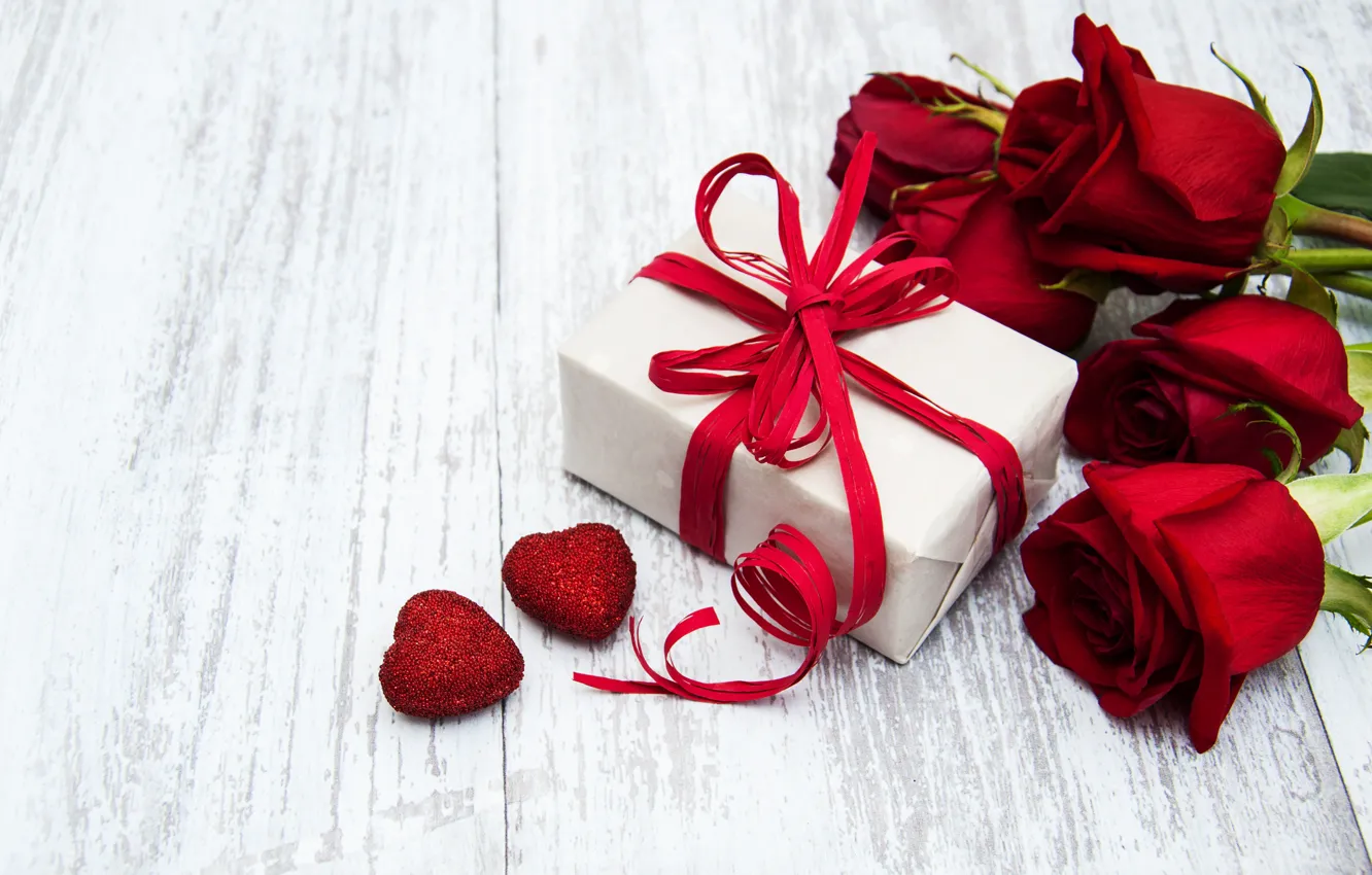Фото обои белый, фон, праздник, подарок, розы, сердечки, Olena Rudo