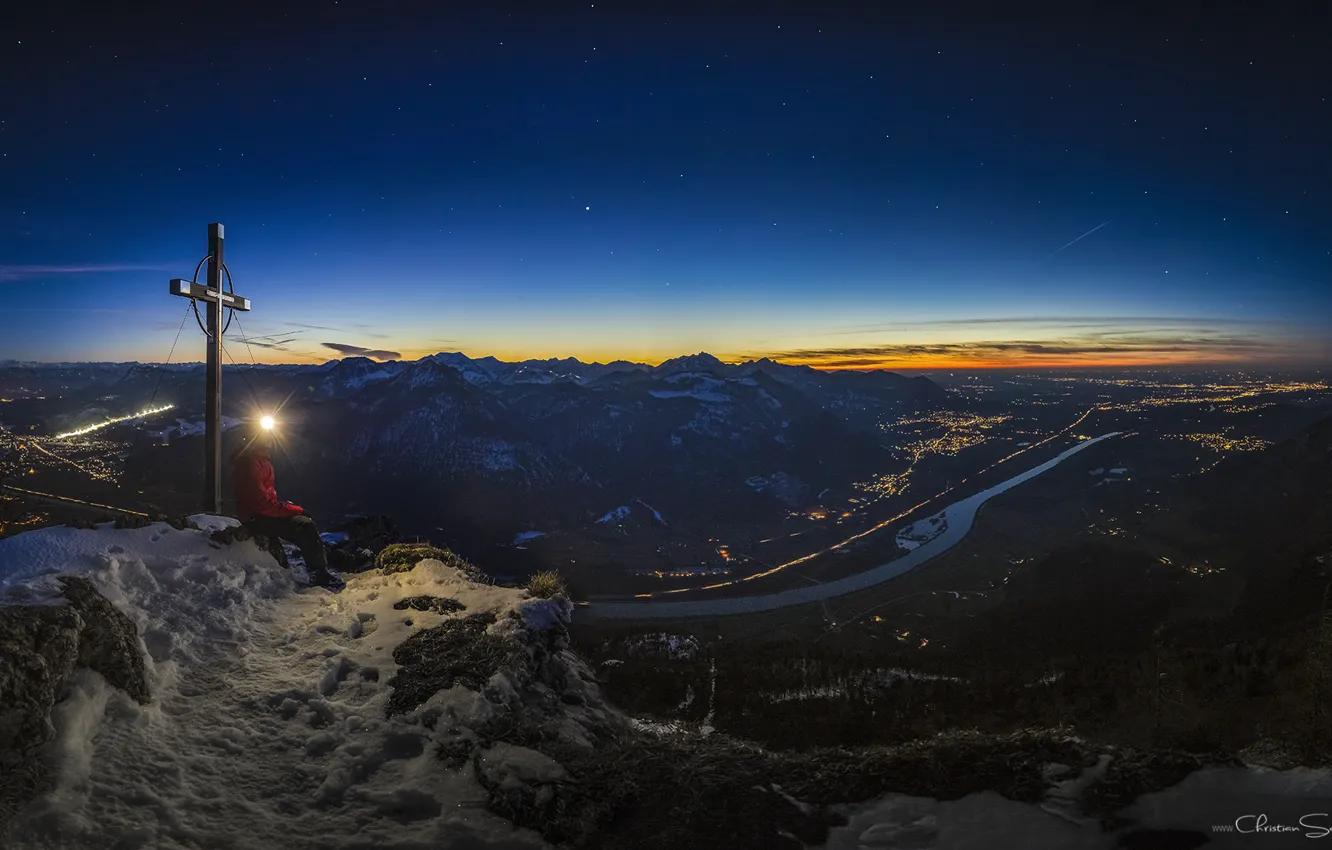 Фото обои звезды, свет, закат, горы, ночь, крест, Бавария