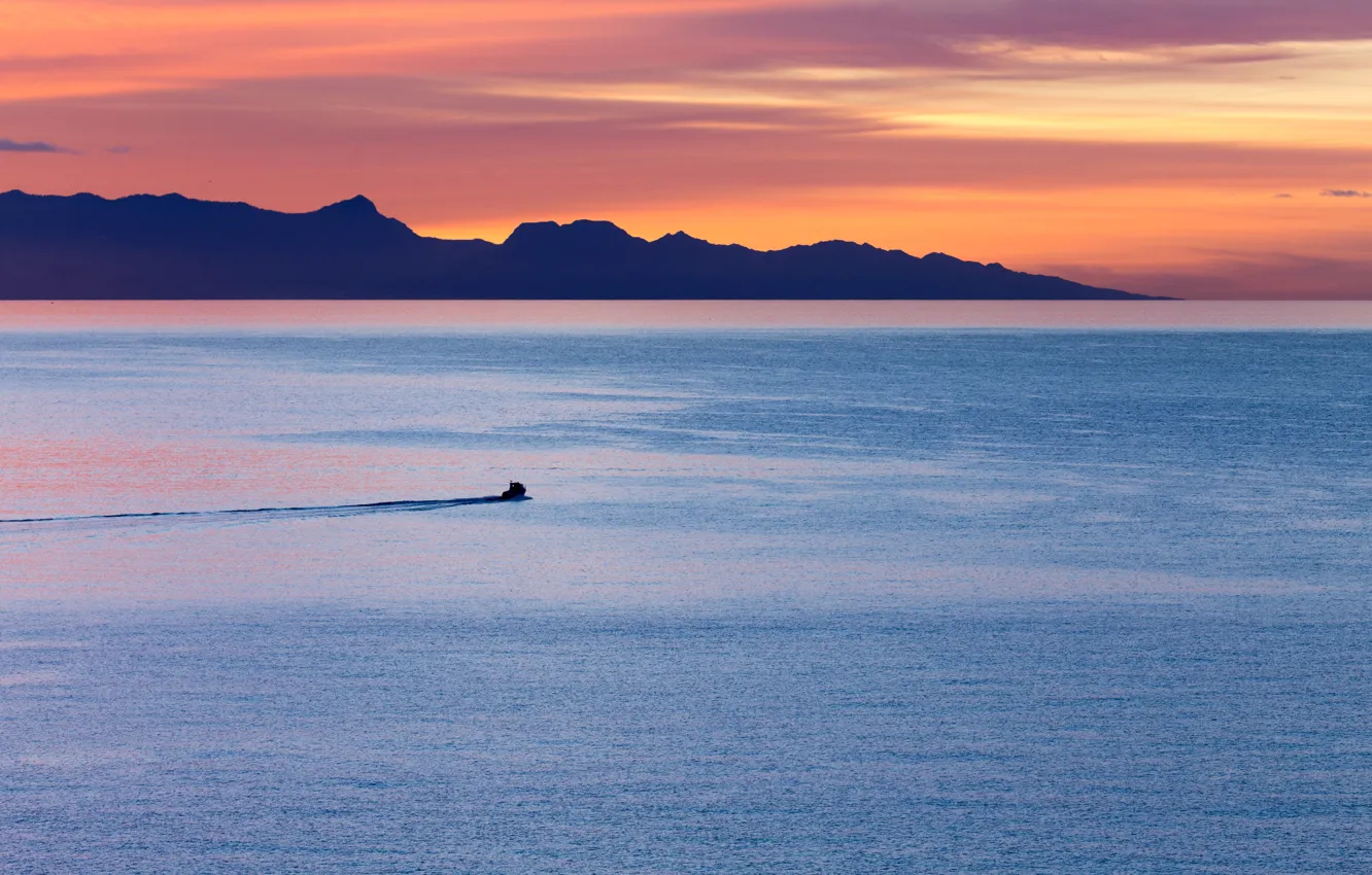 Фото обои twilight, sea, ocean, sunset, seascape, island, dusk, boat