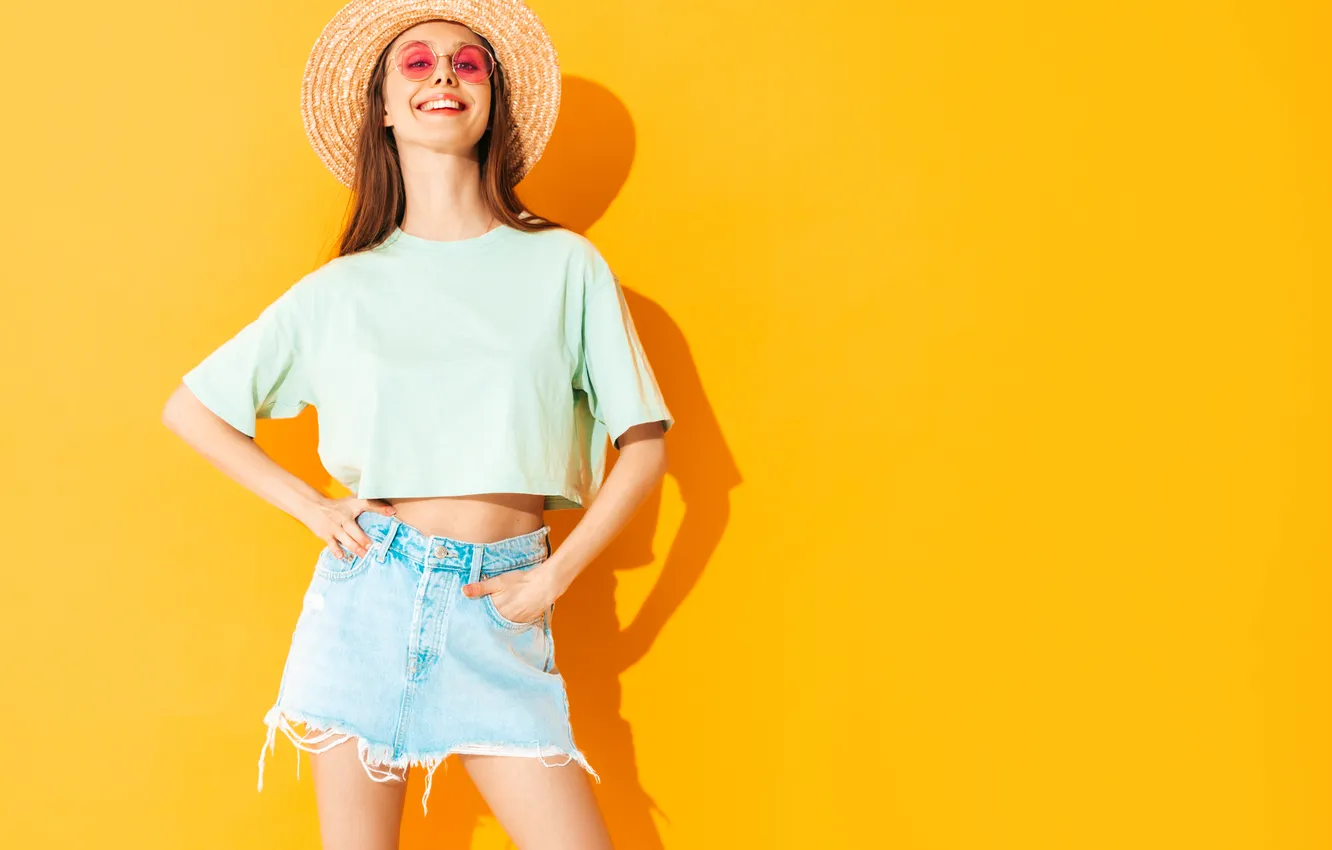 Фото обои girl, hat, young, beautiful, model, glasses, cute, skirt