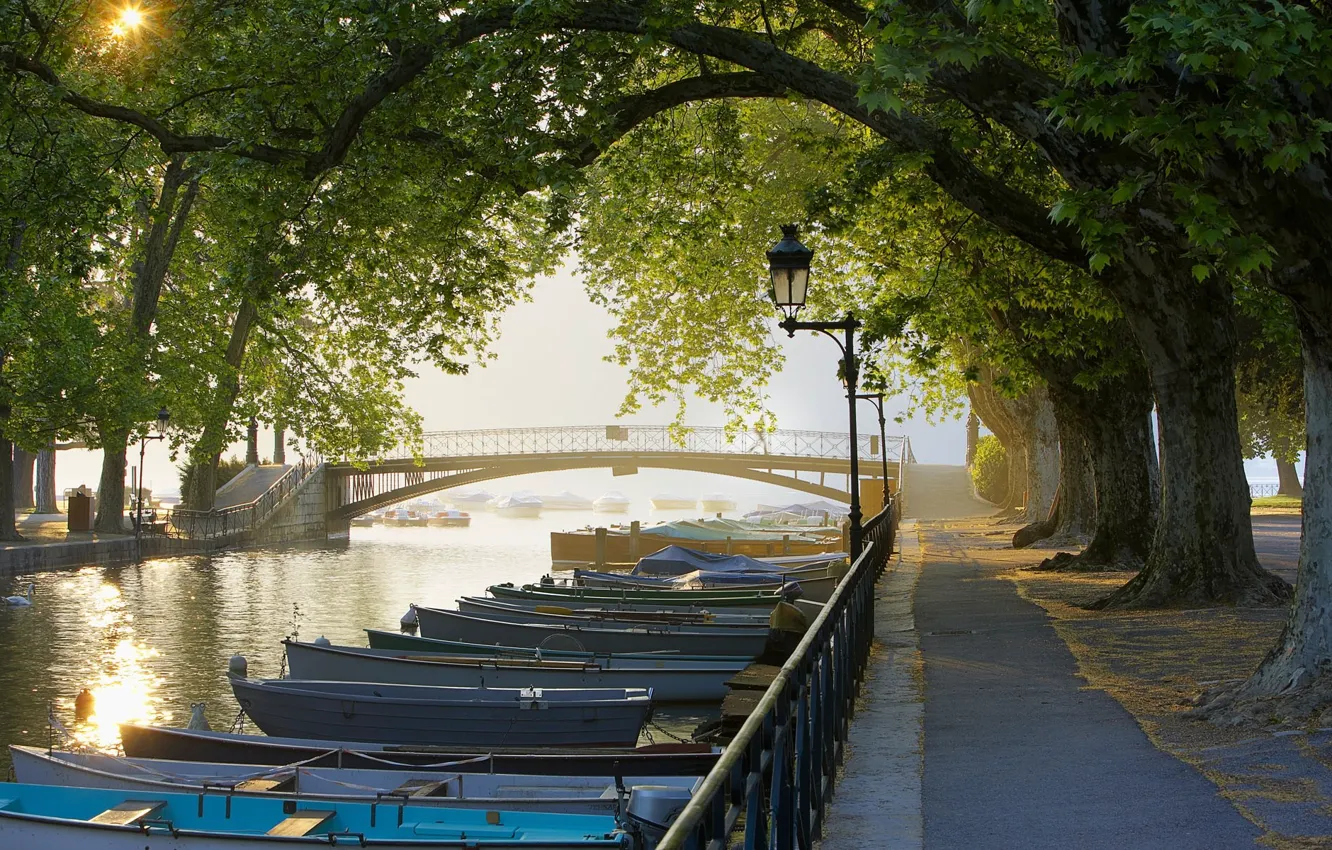 Фото обои деревья, мост, Франция, лодки, Канал, Аллея