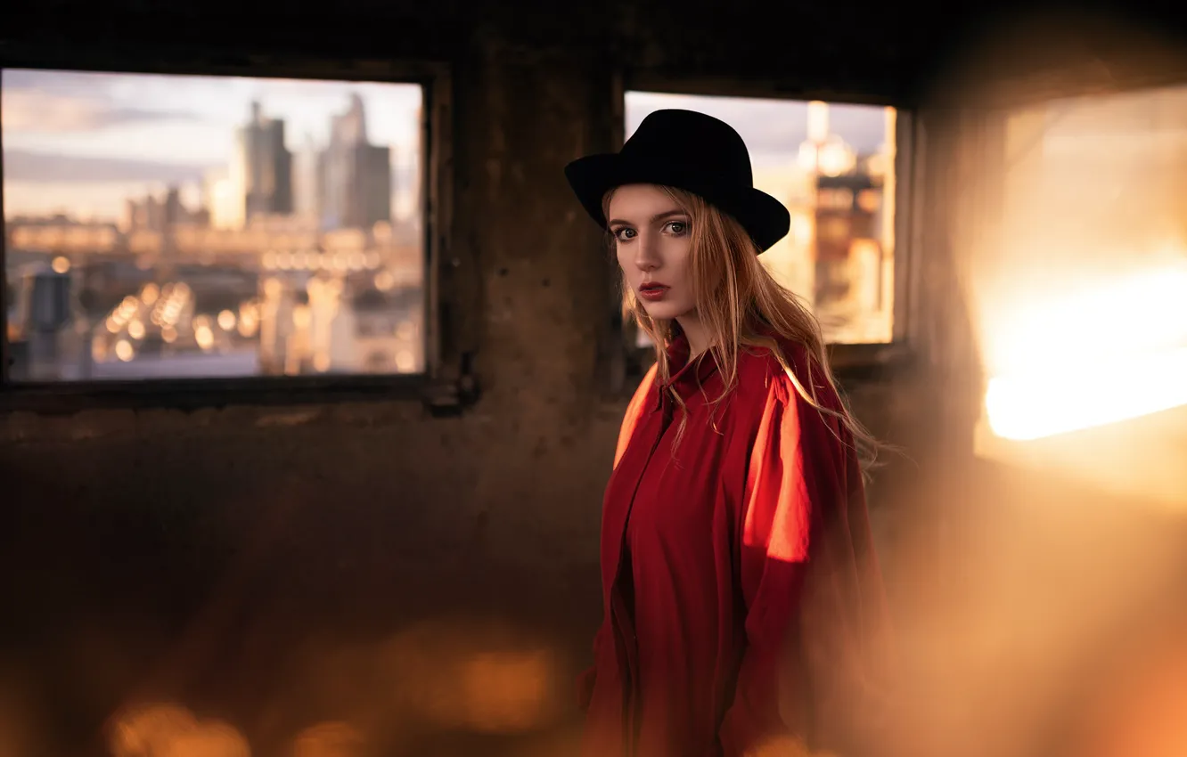 Фото обои city, girl, Model, long hair, hat, photo, bokeh, window
