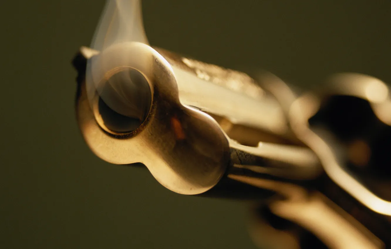 Фото обои макро, оружие, дым, револьвер, smoke, weapon, 1920x1200, macro