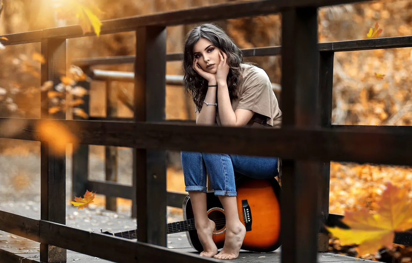 Фото обои осень, листья, девушка, мост, настроение, гитара, Alessandro Di Cicco