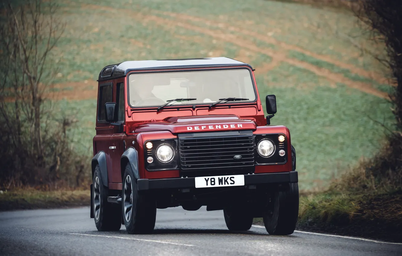 Фото обои дорога, красный, поворот, внедорожник, Land Rover, 2018, сырость, Defender