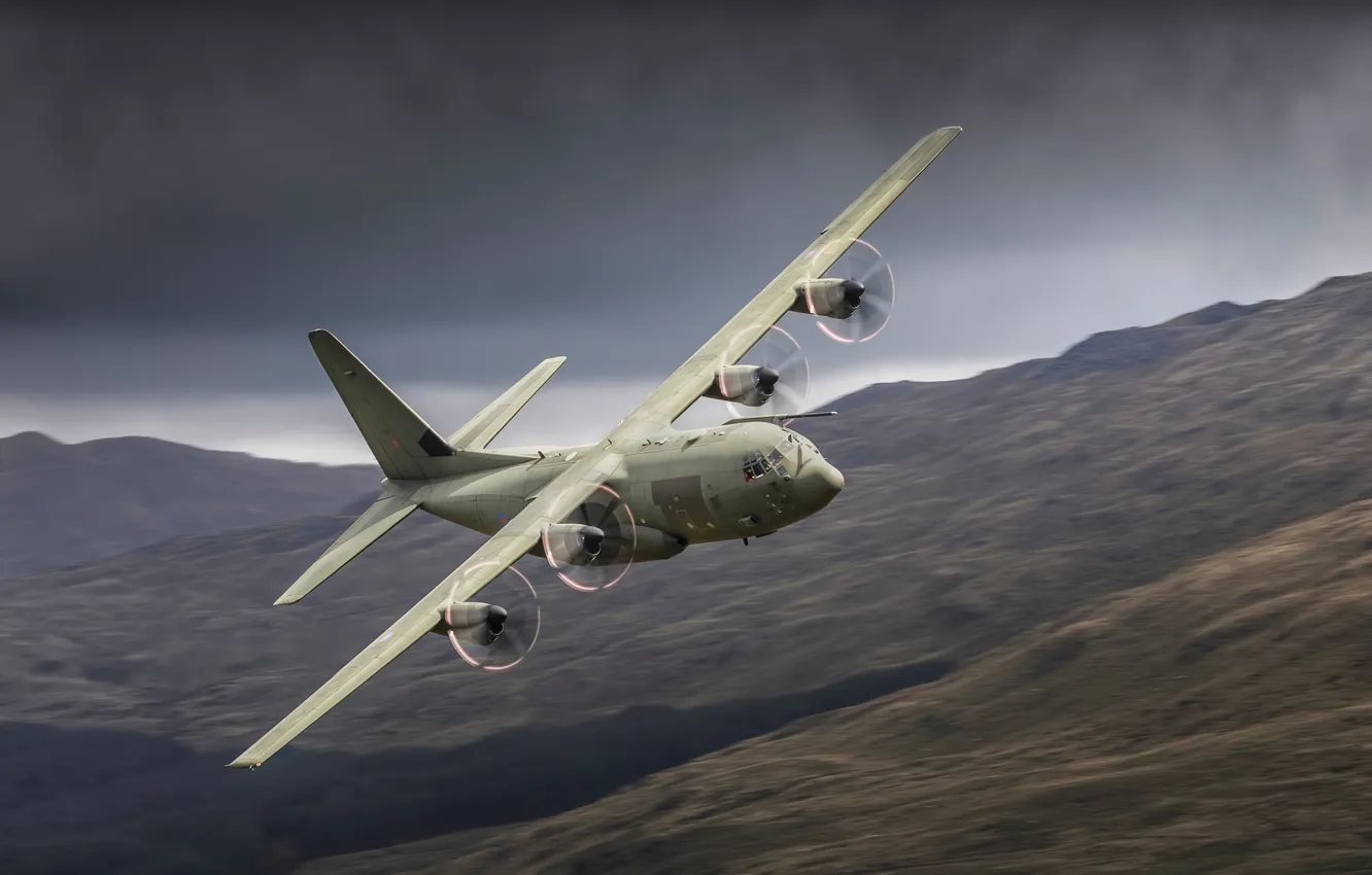 Фото обои gr4, military aviation, c-130, low flying