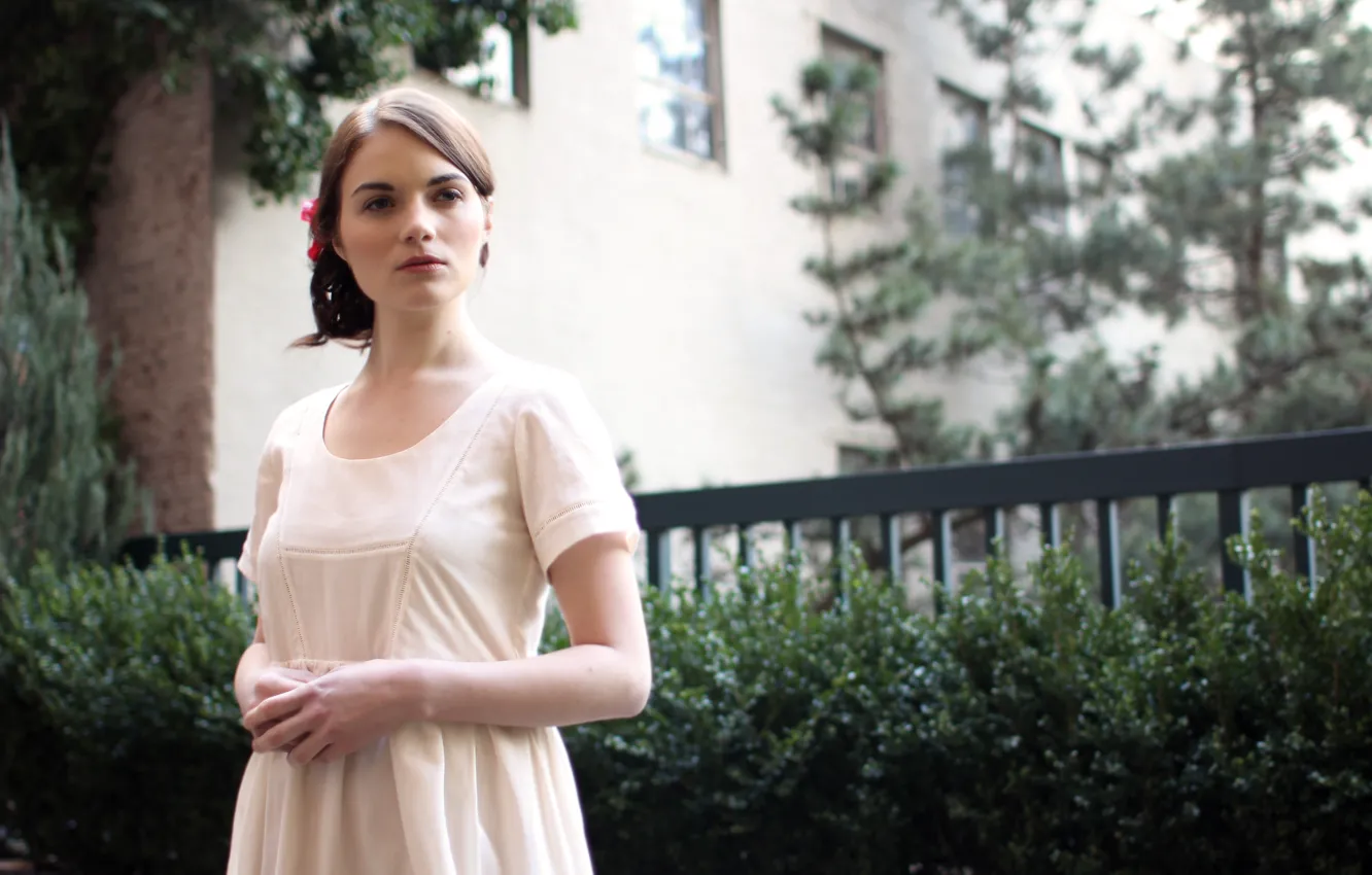 Фото обои girl, dress, woman, park, model, street, bokeh, female